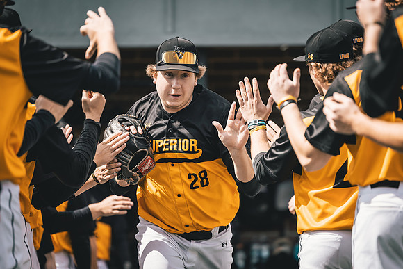 UWS BSB vs Crown D2 DH-1-34