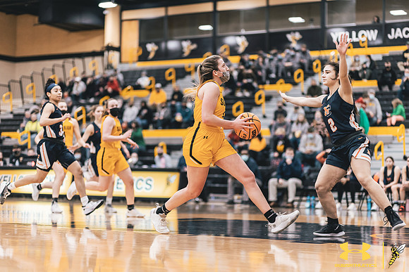 2022.01.29 UWS WBB vs. Northland WM53