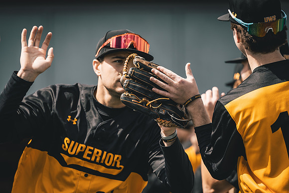 UWS BSB vs Crown D2 DH-1-42