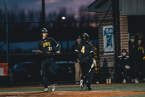 UWS vs MLC DH-1-156