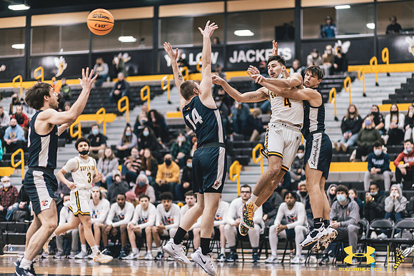 2022.01.29 UWS MBB vs. Northland WM75