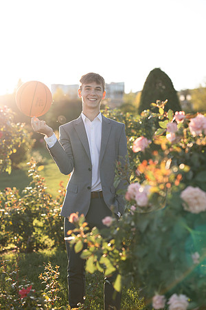 Oscar Senior Shoot-1-157
