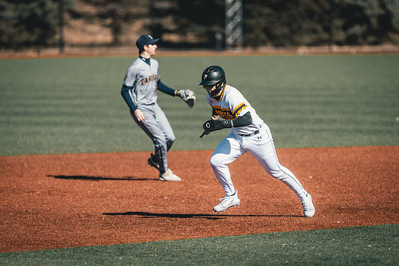 UWS BSB vs CAR DH-1-82
