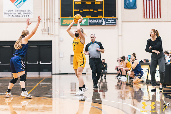 2022.01.14 UWS WBB vs. Crown WM80