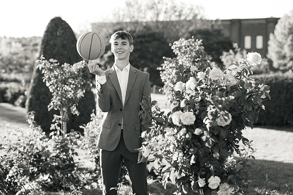 Oscar Senior Shoot-1-152