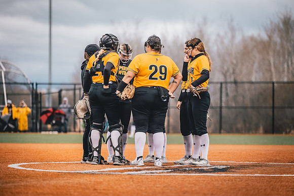 20240423_SoftballvsMartinLuther_Edits_Harry_-140