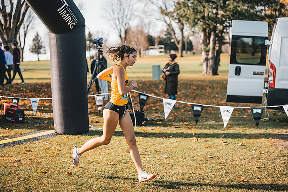 UWS XC CHAMP-1-33