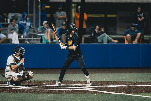 UWS BSB vs RWU-1-190