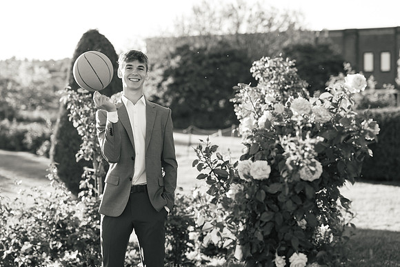 Oscar Senior Shoot-1-156