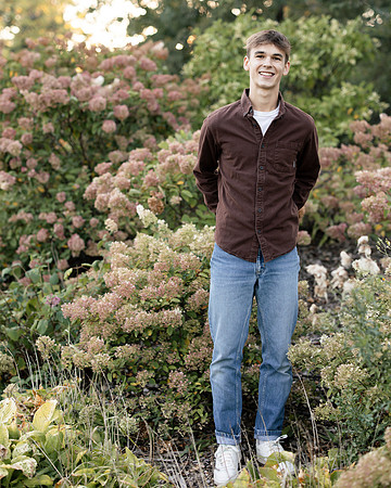 Oscar Senior Shoot-1-200