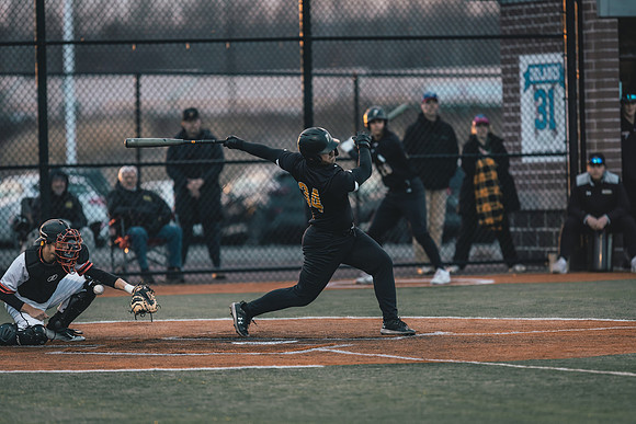 UWS vs MLC DH-1-82